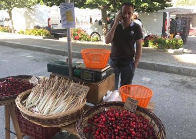 Marché Sauveterre De Guyenne Legumes